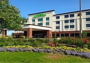 Wyndham Garden Elk Grove Village - O'Hare