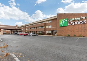 Holiday Inn Express Chicago-Downers Grove, an Ihg Hotel