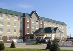 Town & Country Inn and Suites