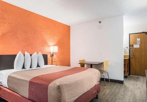 Motel 6 Elk Grove Village