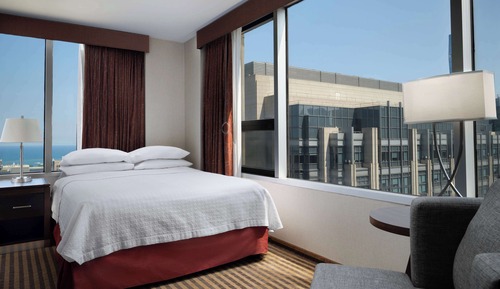 Room, 1 Queen Bed, Accessible, Lake View (Roll-In Shower)