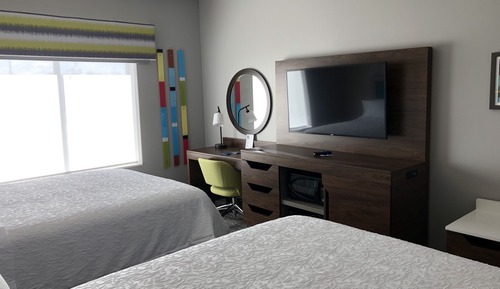 Standard Room, 2 Queen Beds, Accessible, Bathtub