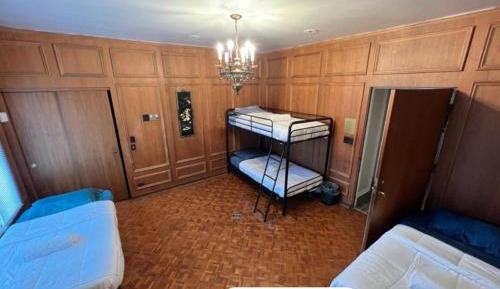 Single Bed in Mixed Dormitory Room