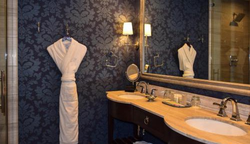 Deluxe Double Room with Shower