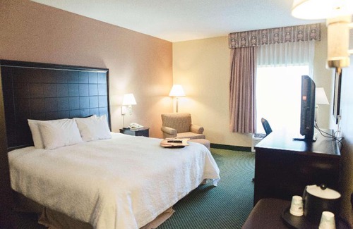 Bloomington Hotel | Hampton Inn Bloomington West
