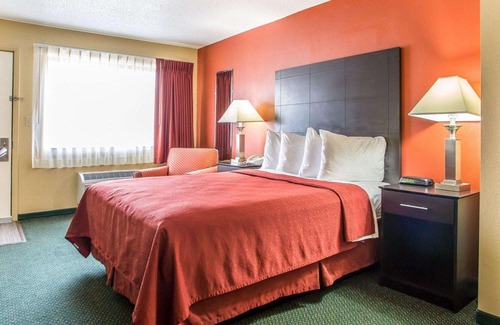 Morton Hotel | Quality Inn Morton