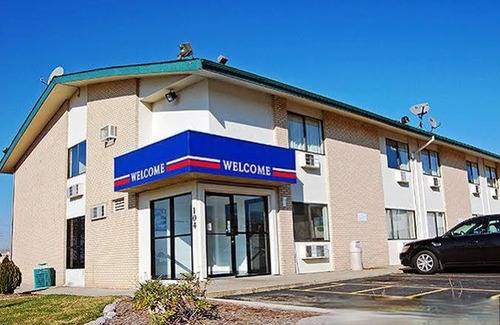 East Peoria Hotel | Americas Best Value Inn East Peoria