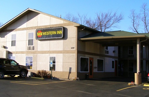 Caseyville Hotel | First Western Inn Caseyville