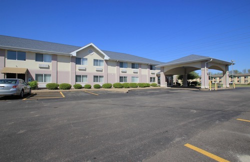 Quad Cities Hotel | Best Western Airport Inn