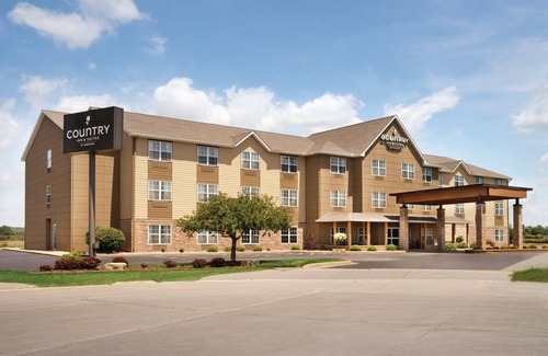 Quad Cities Hotel | Country Inn & Suites by Radisson, Moline Airport, IL