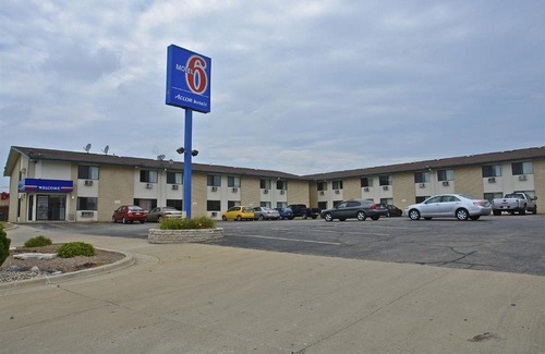 East Peoria Hotel | Americas Best Value Inn East Peoria