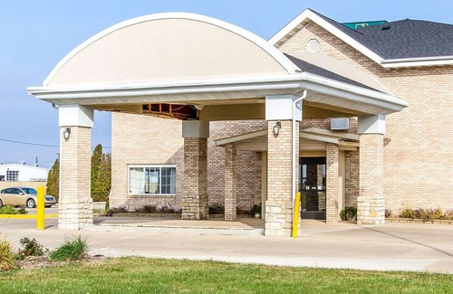 Pontiac Hotel | Quality Inn Pontiac