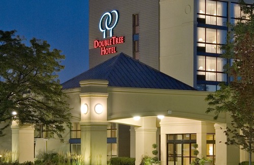 Arlington Heights Hotel | DoubleTree by Hilton Chicago - Arlington Heights