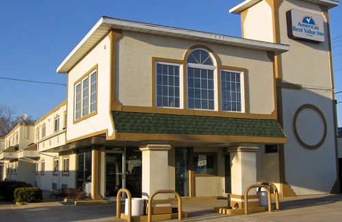 Macomb Hotel | Americas Best Value Inn Macomb