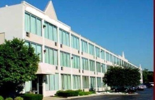 Addison Hotel | Baymont by Wyndham Addison