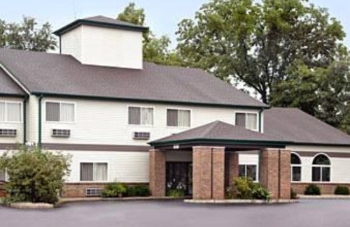 Streator Hotel | AmericInn by Wyndham Streator