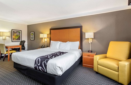 Champaign Hotel | La Quinta Inn by Wyndham Champaign