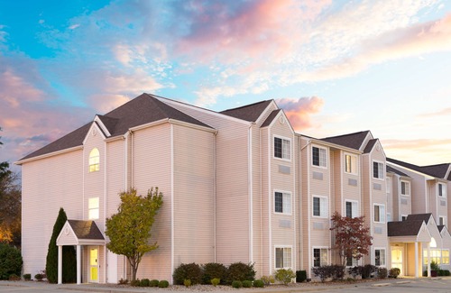 Springfield Hotel | Microtel Inn & Suites by Wyndham Springfield