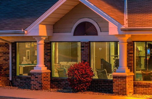 Orange Prairie Hotel | GrandStay Hotel & Suites Peoria