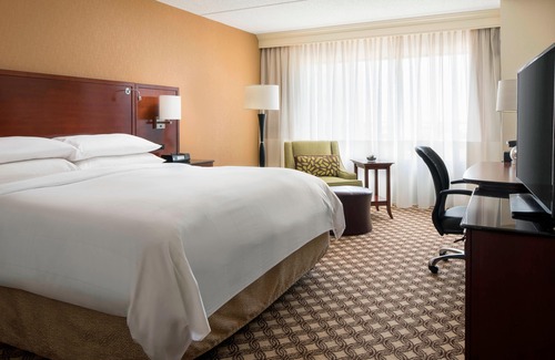 Naperville Hotel | Chicago Marriott Naperville