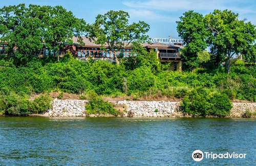 Rockford Hotel | Riverview Inn & Suites, Ascend Hotel Collection