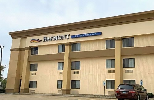 Champaign Hotel | Baymont by Wyndham Champaign