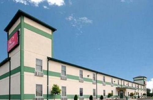 Mitchell Hotel | Econo Lodge Inn & Suites Granite City