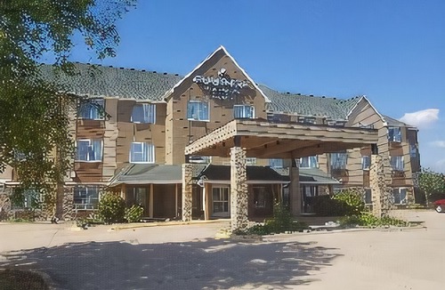 Galesburg Hotel | AmericInn by Wyndham Galesburg