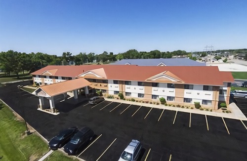 Quad Cities Hotel | Comfort Inn Moline - Quad Cities