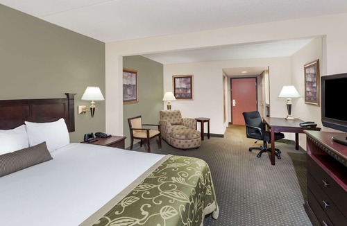 Orange Prairie Hotel | Wingate by Wyndham Peoria