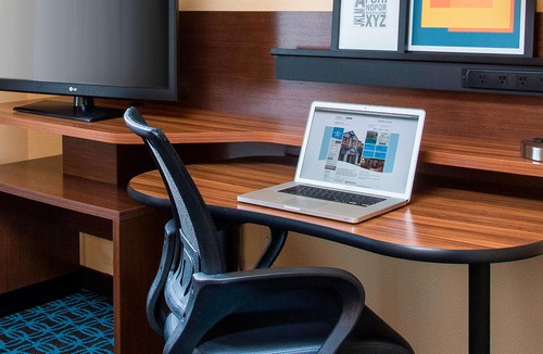 Peru Hotel | Fairfield Inn & Suites Peru