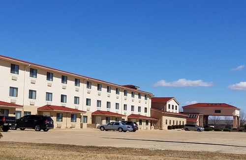 Morton Hotel | Comfort Inn & Suites at I-74 and 155