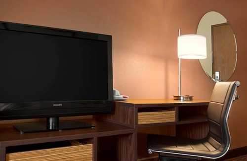 East Peoria Hotel | Super 8 by Wyndham Peoria East