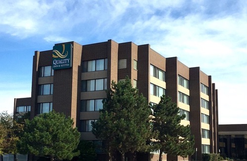 Orland Hills Hotel | Quality Inn & Suites Orland Park - Chicago
