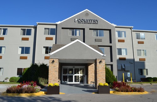 Fairview Heights Hotel | Country Inn & Suites by Radisson, Fairview Heights, IL