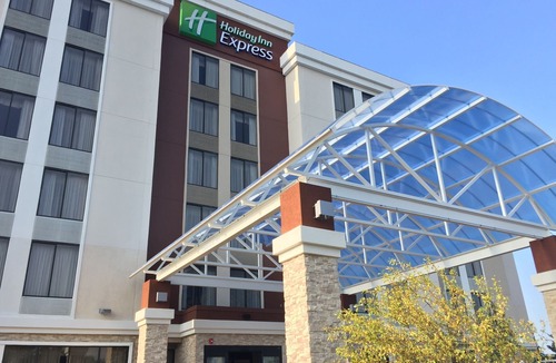 Arlington Heights Hotel | Holiday Inn Express Chicago NW - Arlington Heights, an Ihg Hotel