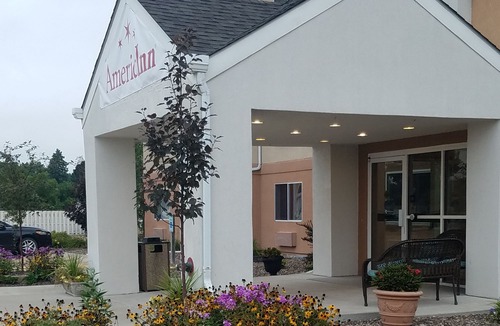 Quad Cities Hotel | AmericInn by Wyndham Moline Airport Quad Cities