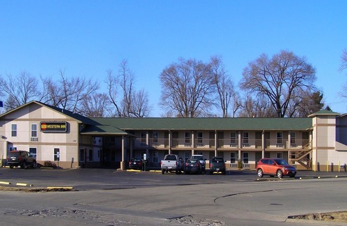 Caseyville Hotel | First Western Inn Caseyville