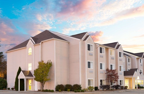 Springfield Hotel | Microtel Inn & Suites by Wyndham Springfield