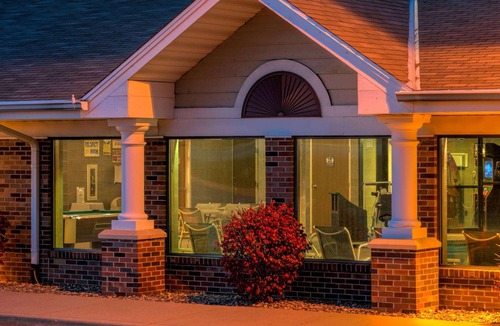 Orange Prairie Hotel | GrandStay Hotel & Suites Peoria
