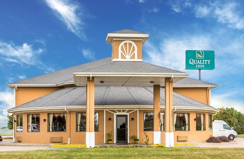 Morton Hotel | Quality Inn Morton