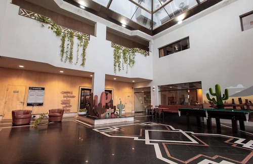 Wood Dale House | Vibrant Boutique Stay in Miami's Artsy Wynwood Neighborhood - Pets Welcome!