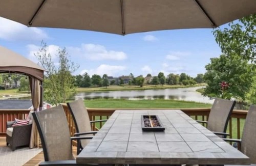 Lake in the Hills House | Beautiful 3-bedroom Lake house in Lake in the Hills