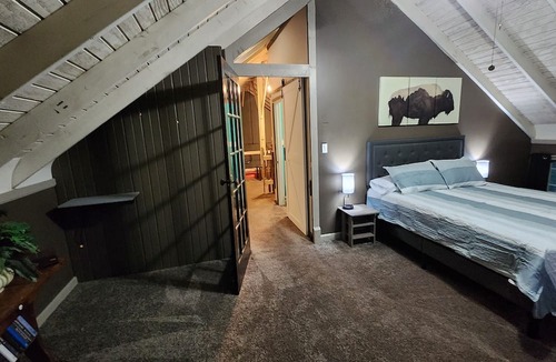 Armstrong Cabin | Morchella Hideaway