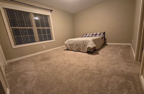 Orange Prairie House | Charming 3-bed Rm house with AC and WiFi in a quiet Dunlap N Peoria neighborhood