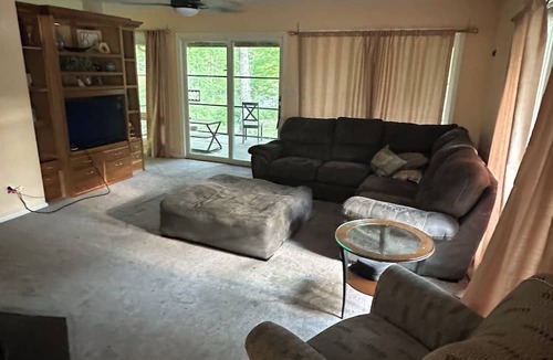 Effingham House | Retreat at the lake