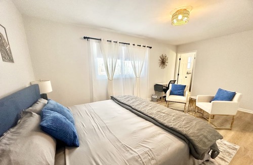 Hanover Park House | Beautiful Ranch, close to train station, fully fenced yard