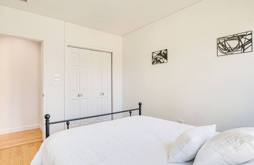 Bucktown House | Bright Chicago Home w/ Backyard < 5 Mi to Downtown