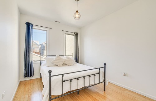 Bucktown House | Bright Chicago Home w/ Backyard < 5 Mi to Downtown