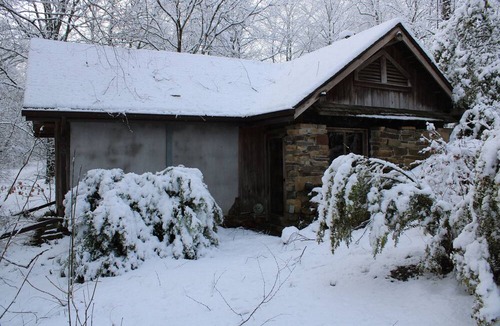 Cobden Cabin | Eva's Roost Retreat - Center For Lost Arts
